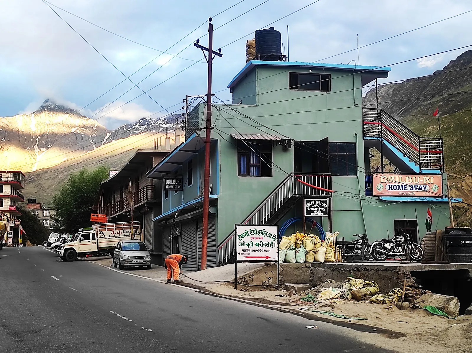 Drilbu Ri Home Stay thumbnail 5