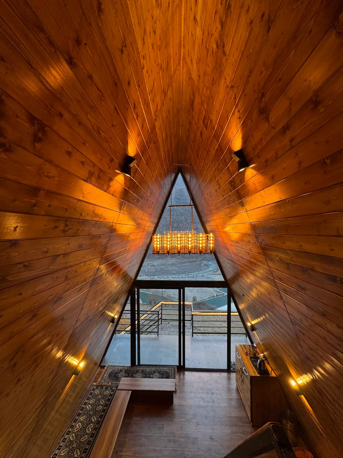 Fairyfolk Homes, Sissu