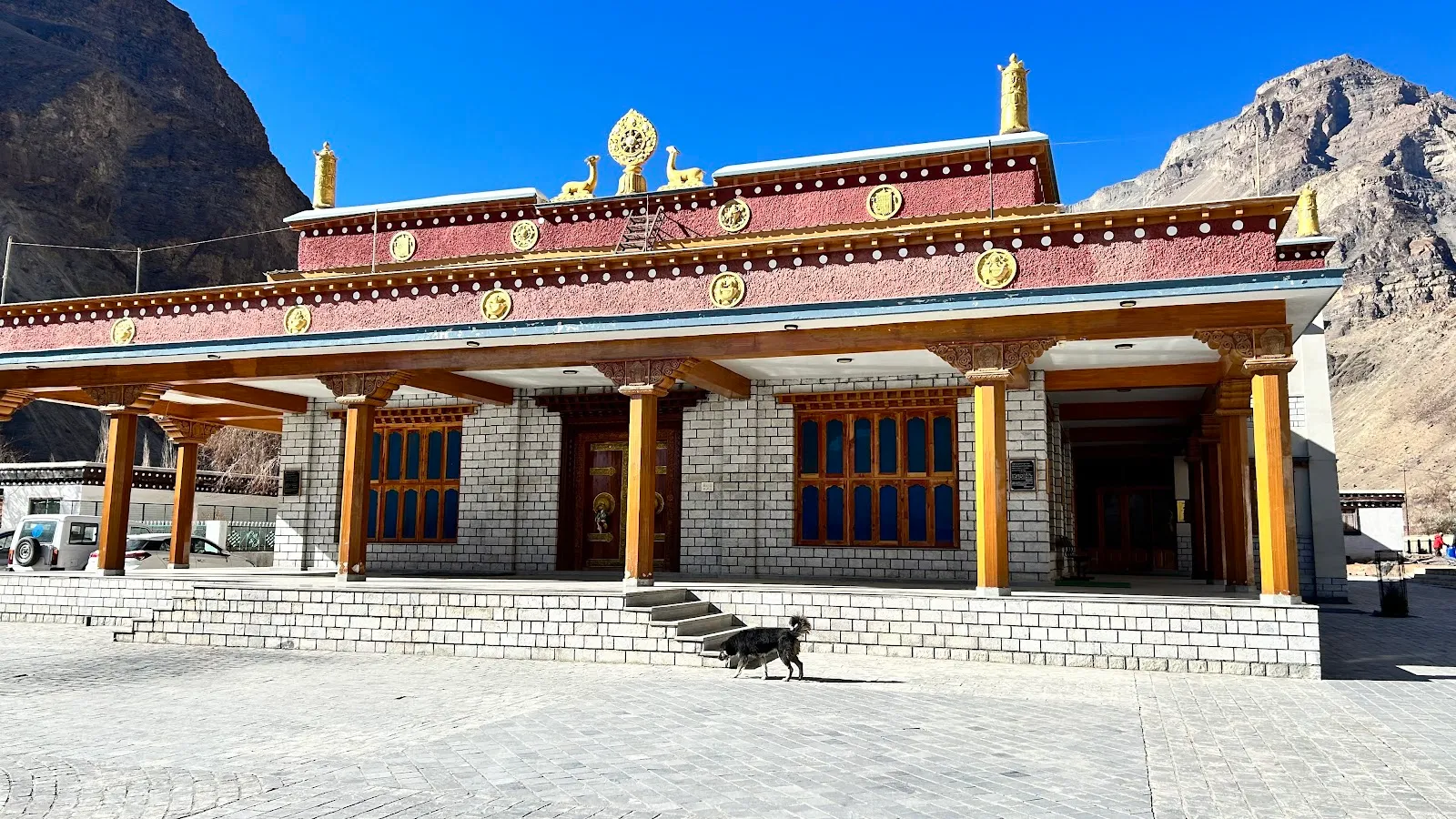 Hikkim Haven, Hikkim