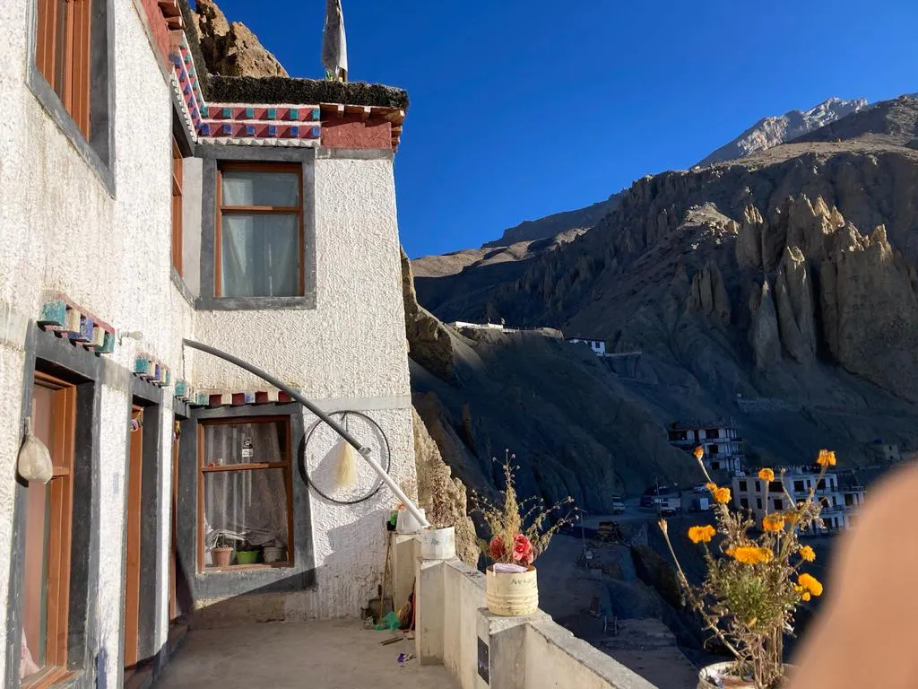Mochilero Eyrie Dhankhar, Dhankhar