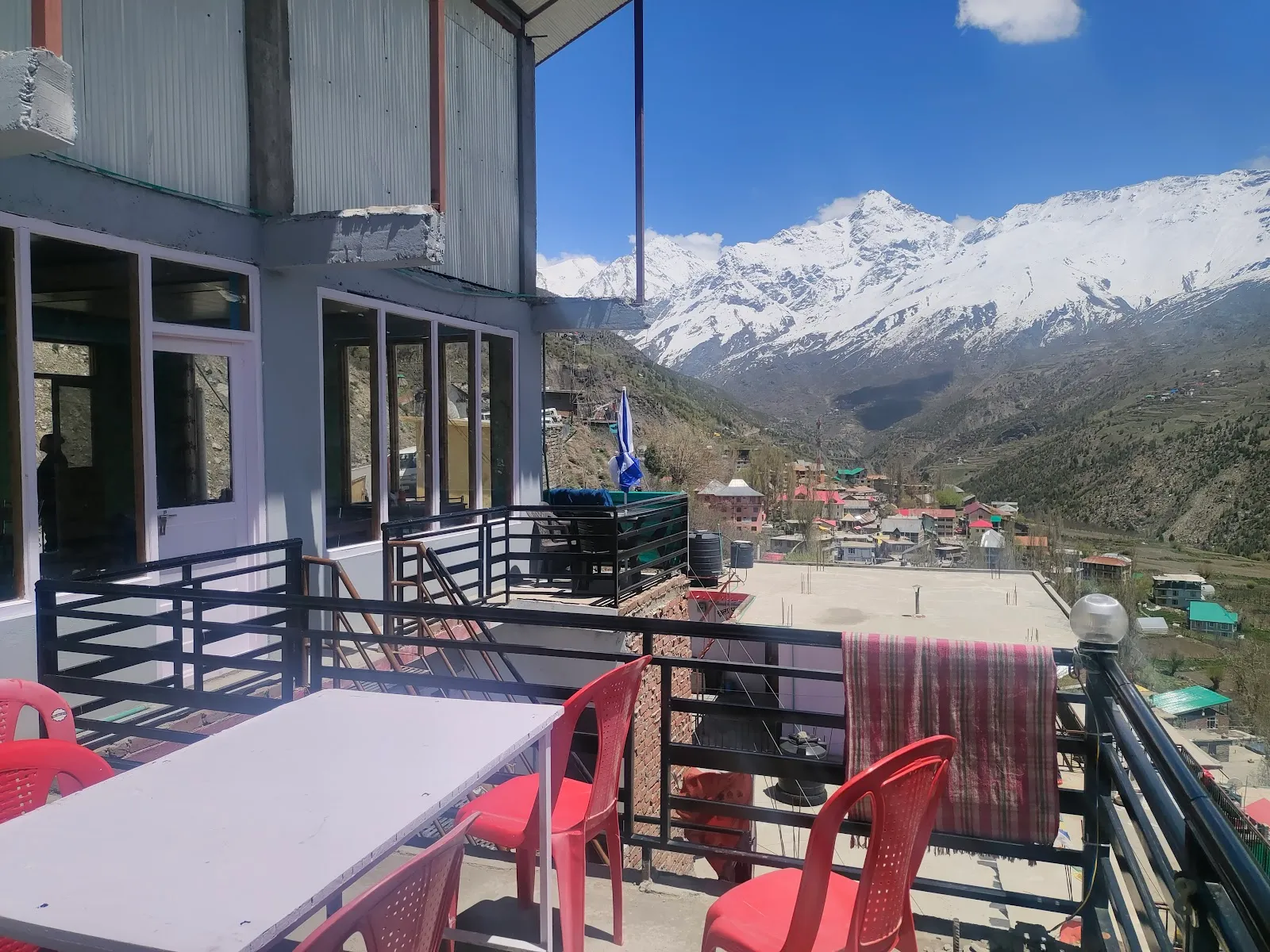 Pine Corn Rooms & Food, Keylong