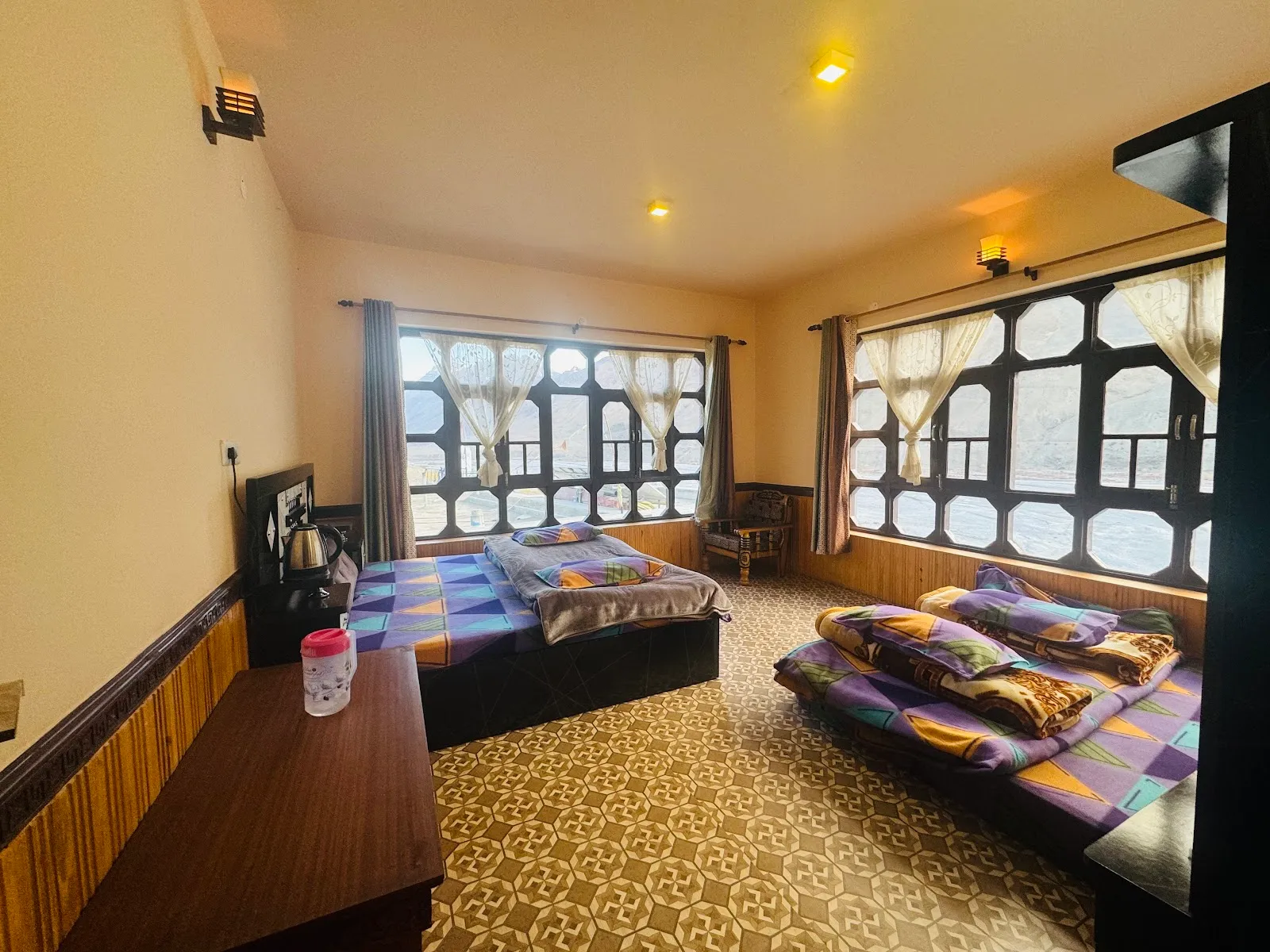 Shambala River View Homestay, Kaza