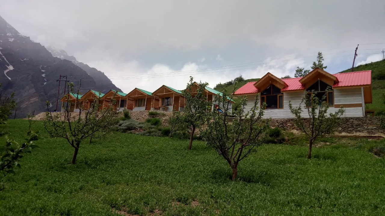 Tandi Sarai Huts, Tandi