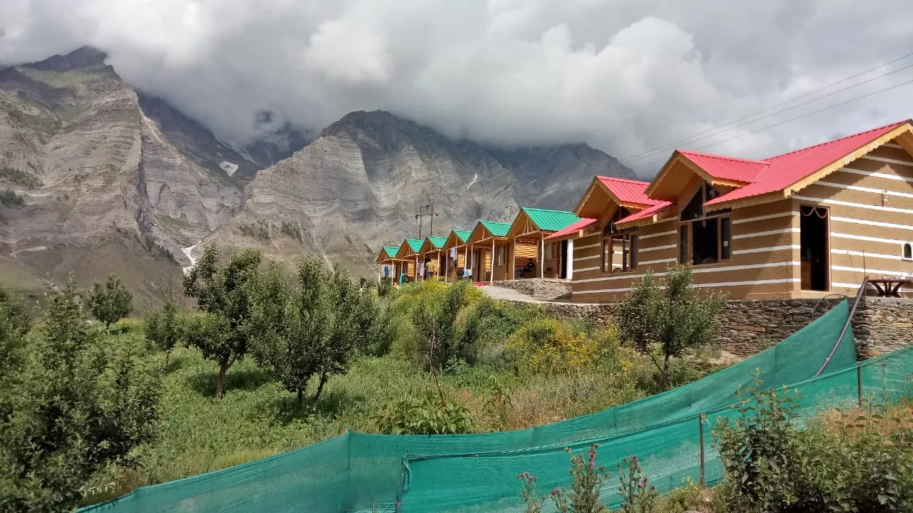 Tandi Sarai Huts thumbnail 5