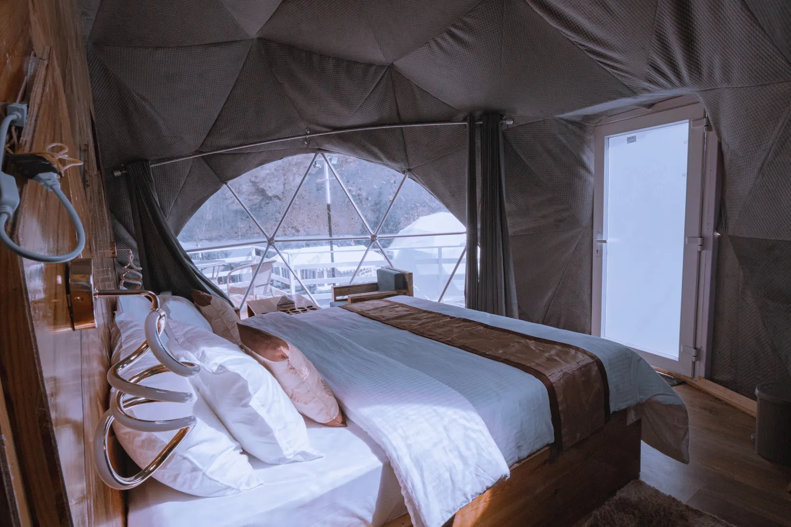 The Alpinist Glamping thumbnail 2