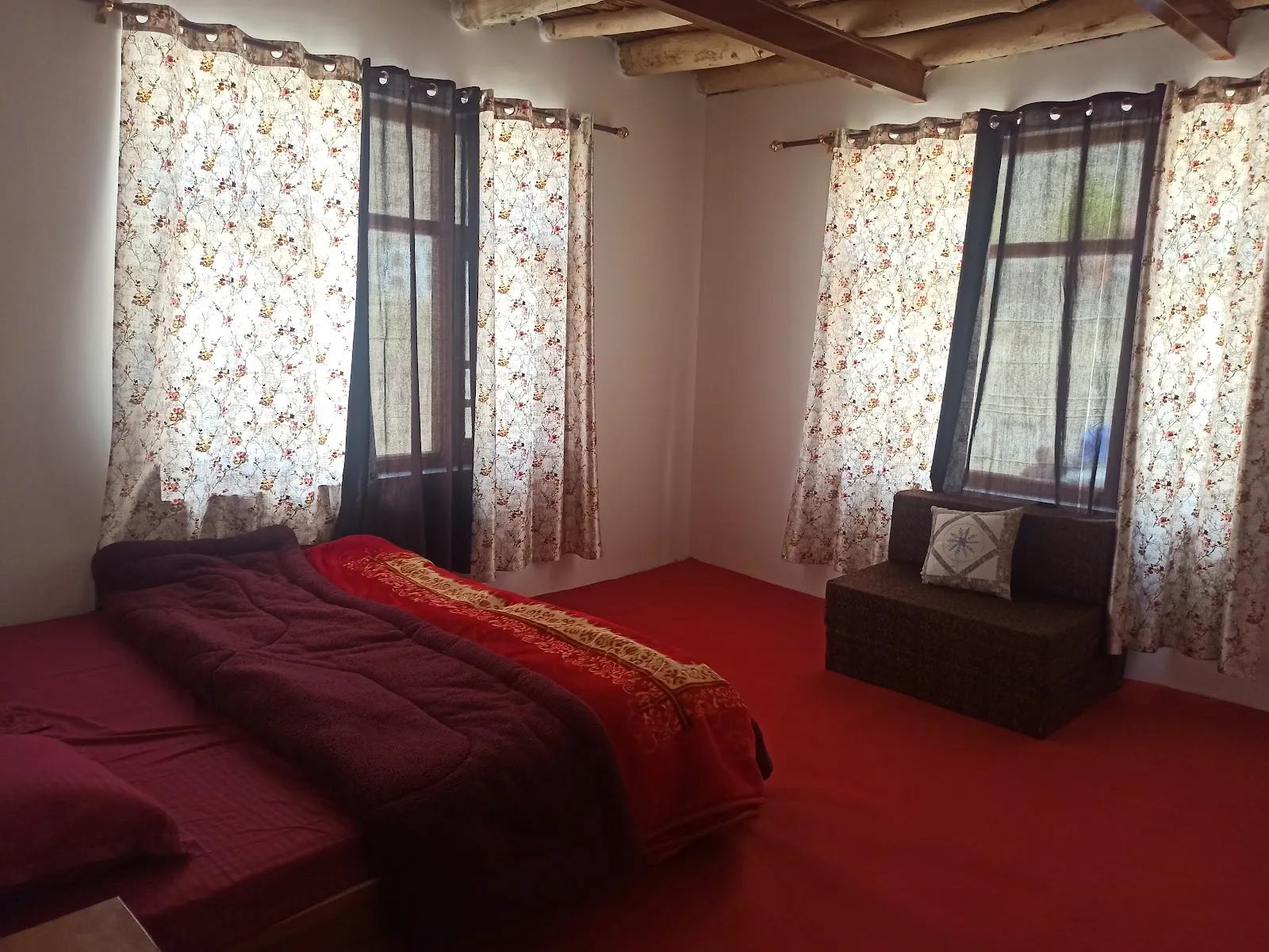 White Rose Homestay thumbnail 2
