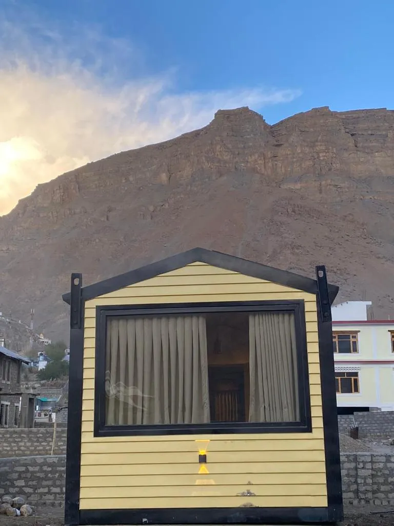 Yellow Hotels & Cottages Kaza thumbnail 5