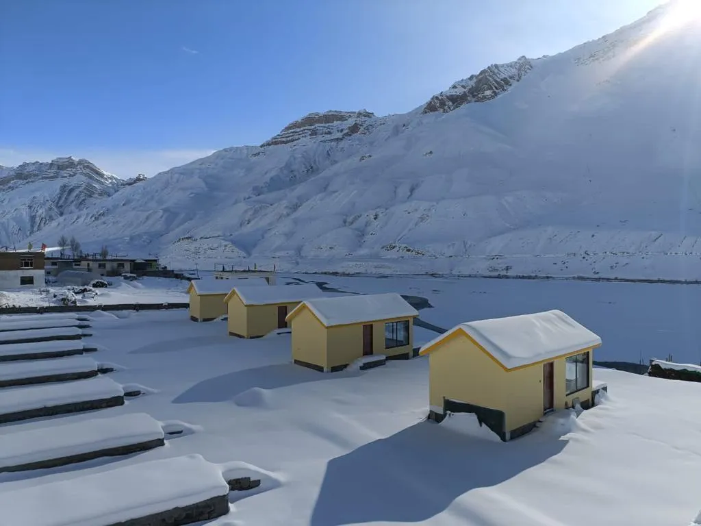 Yellow Hotels & Cottages Kaza thumbnail 6